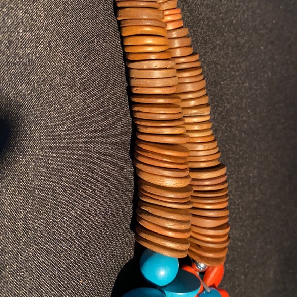 Wooden Floral Statement Necklace - Picture 5 of 10